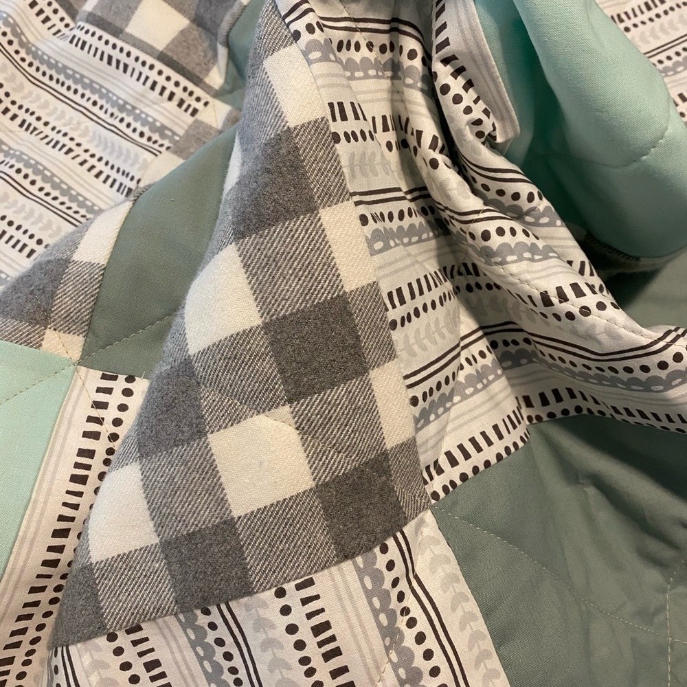 SOLD NEW Handmade green and gray baby boy quilt D5 - Picture 3 of 11